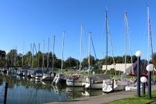Yachthafen neben der Rezeption (2)